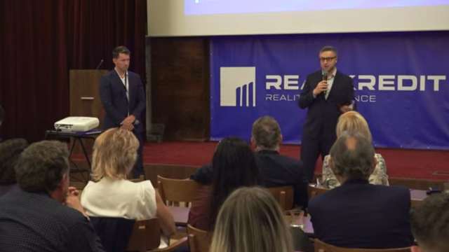 Sál během přednášky, Setkání investorů REAL KREDIT, Luhačovice 2026